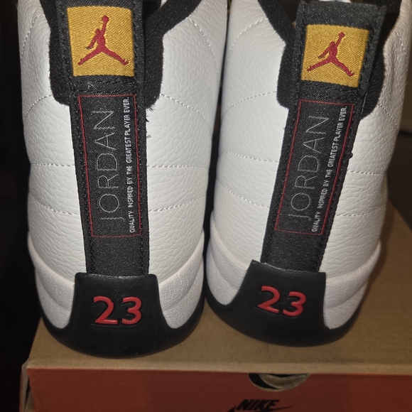 Jordan 12 Taxi - Picture 3 of 5